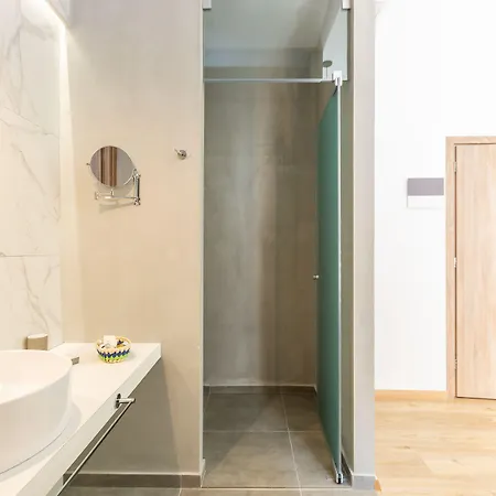 Ark 68 Hotel 3*