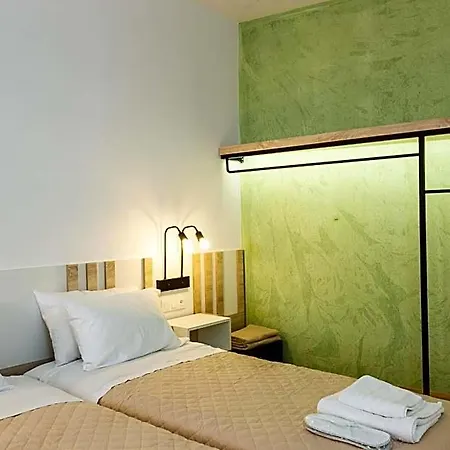 Ark 68 Hotel 3*